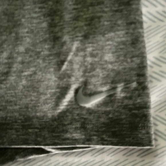 Medium Nike tank - Picture 2 of 3